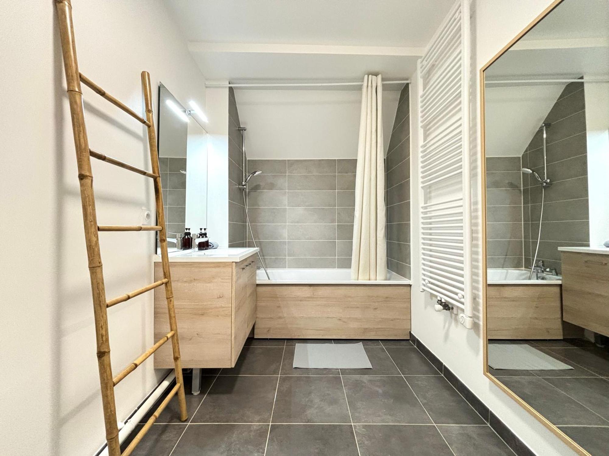L Eiffel Disney 5Min Paris 35Min Parking Terrasse Serris Exterior photo